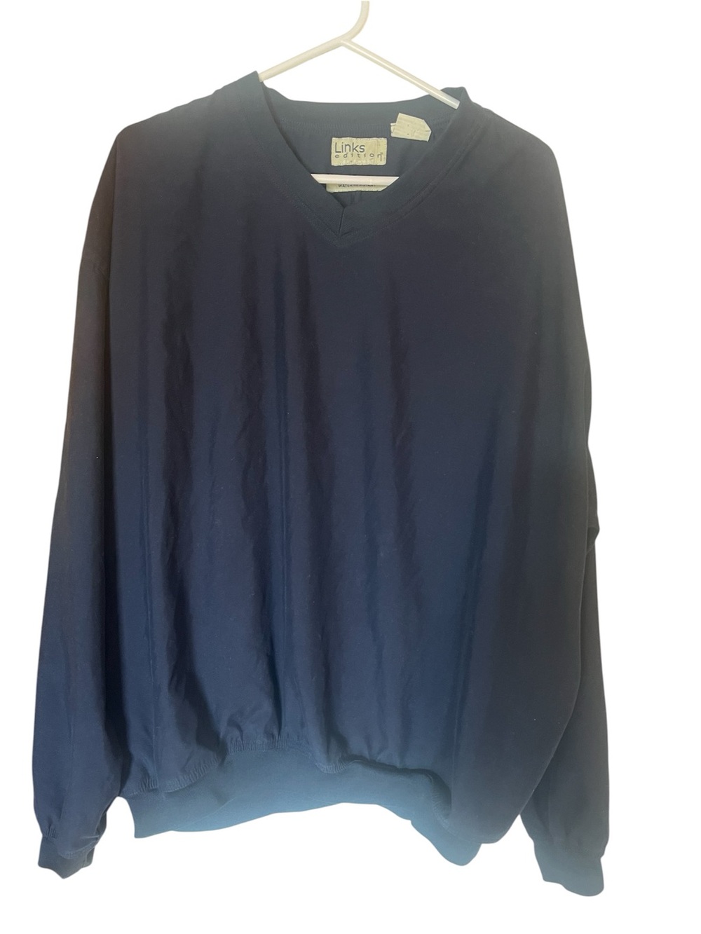Men's Classic Navy V-Neck Sweater water Resistant size L .L366